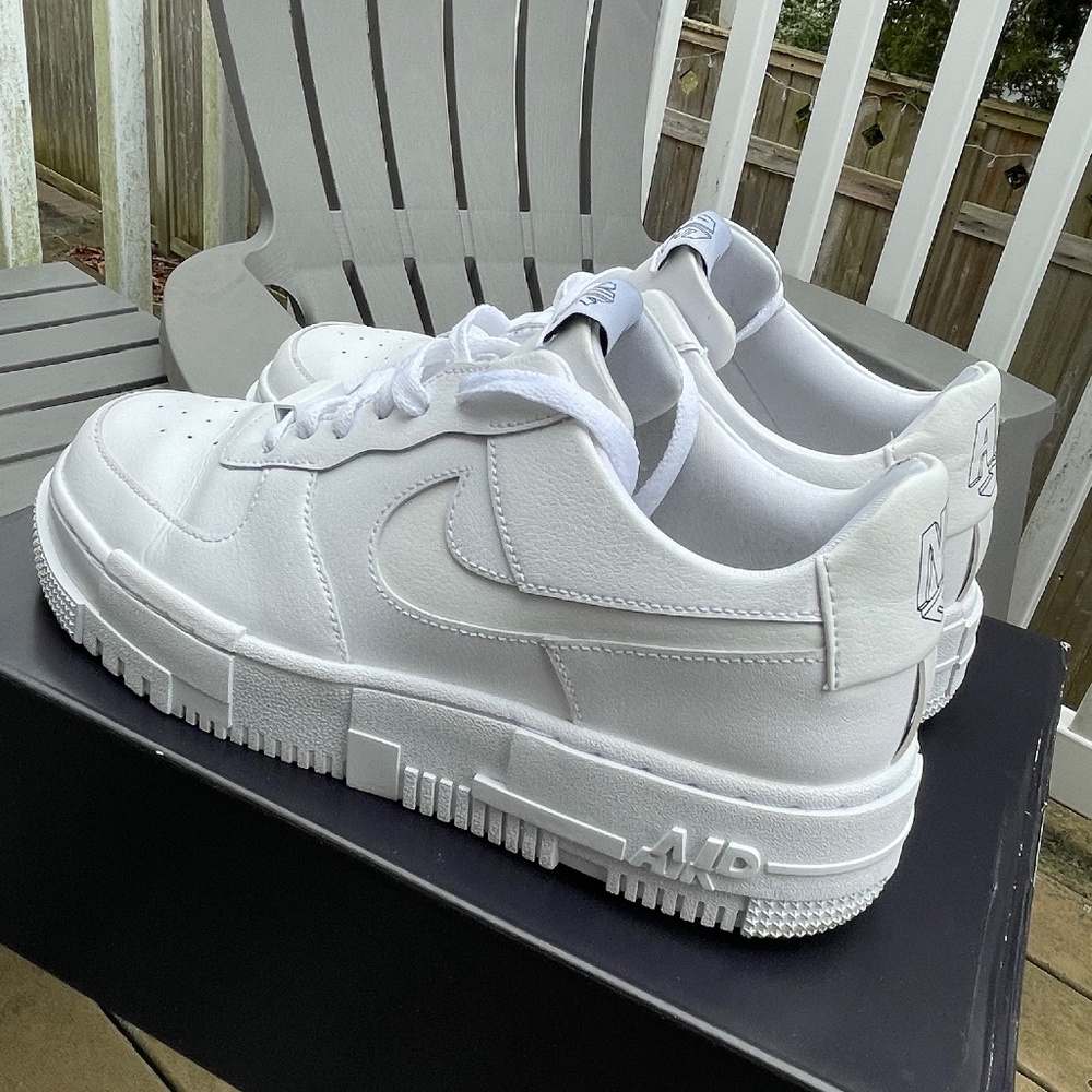 Women’s Nike Air Force 1 Pixel size 9